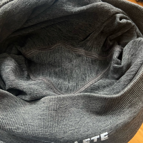 Alphalete Amplify xs grey leggings - Picture 4 of 6